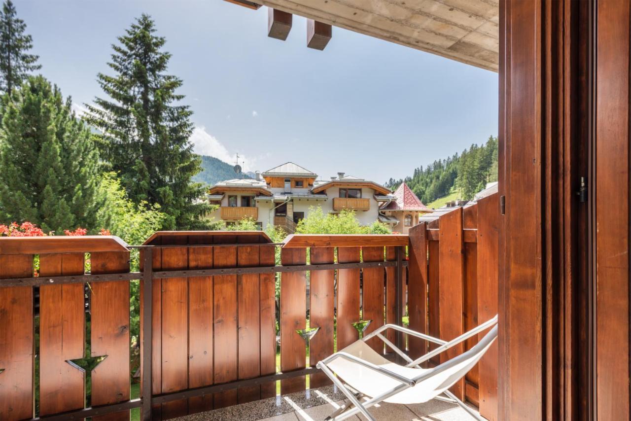 Hotel Alpina Мадонна-ді-Кампільйо Екстер'єр фото